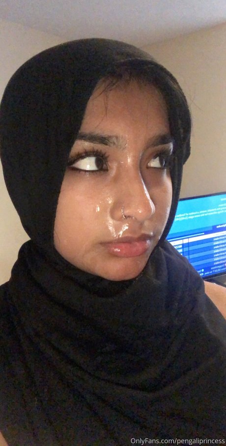 Yasmina Khan onlyfans leajs