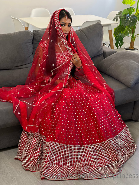 Yasmina Khan nude onlyfans