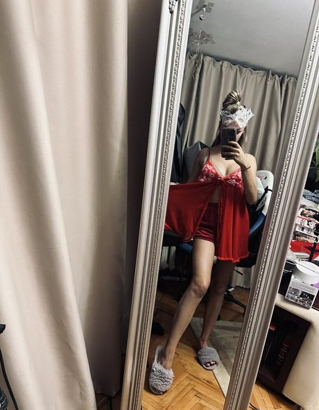 busya18plus onlyfans star