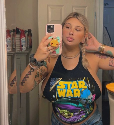 Autumn Moretti onlyfans pics