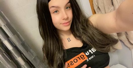 crystallhub onlyfans boobs