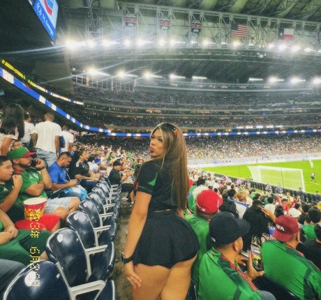 melymonique onlyfans nudes leak