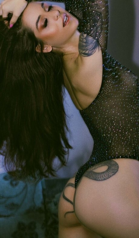 artealtkim onlyfans leaked tits