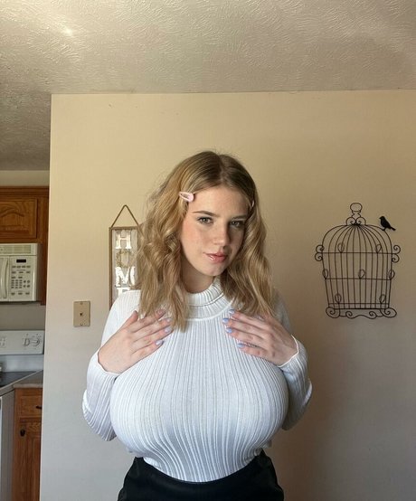 Haley Z onlyfans sexy