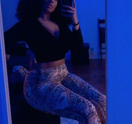 Ines Curly leaked naked onlyfans