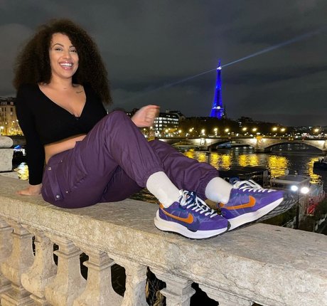 Ines Curly only fans xxx