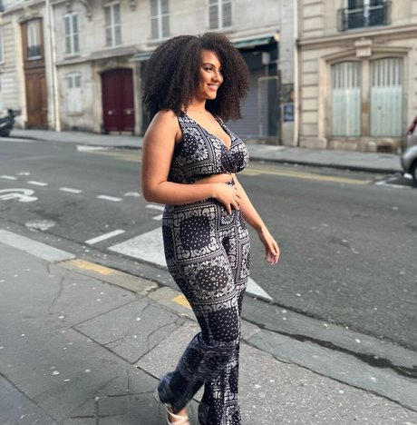 Ines Curly naked only fans