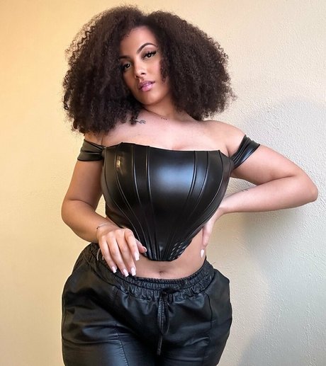 Ines Curly onlyfans leaj