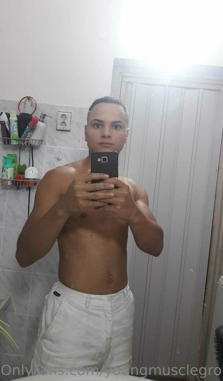 youngmusclegrowingboy onlyfans photo