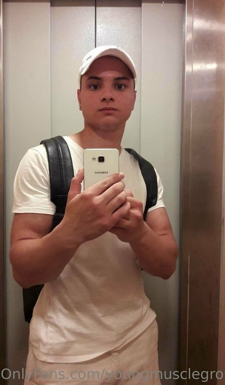 youngmusclegrowingboy onlyfans leaked