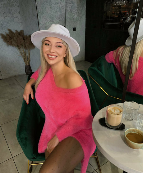 curvy model kate on onlyfans