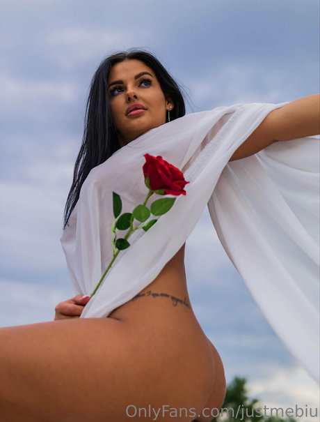Justmebiu onlyfans topless
