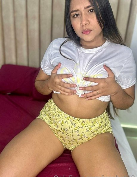 issahot30 only fans photos