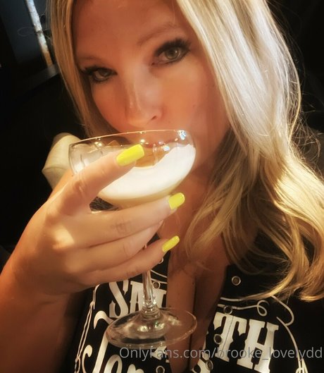 brooke lovelydd tits onlyfans