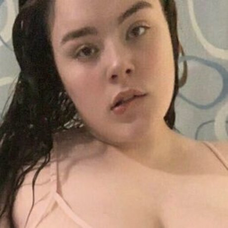 snowangelcake onlyfans model images