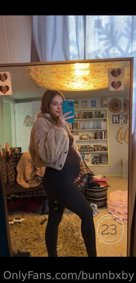 bunnbxby onlyfans strip