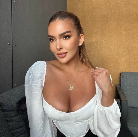 Sara Chafak porn only fans