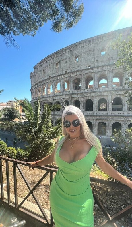 christinebigboobes onlyfans strip tease