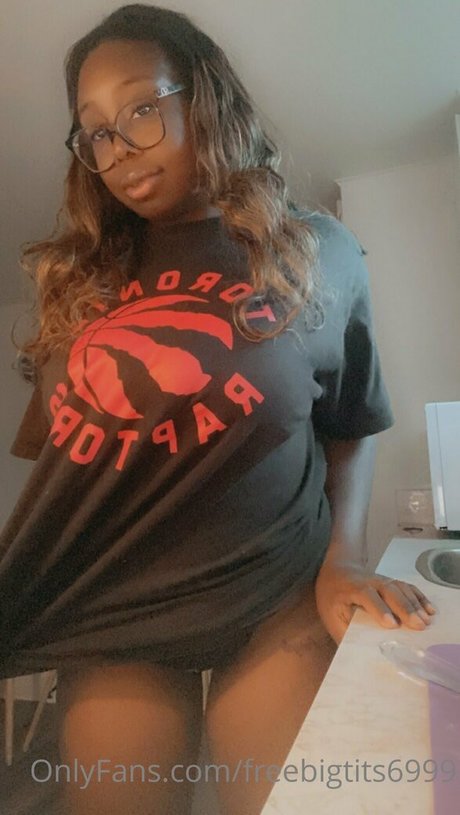 freebigtits6999 xxx onlyfans