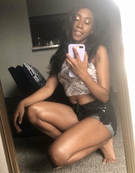 aprilraeee nude onlyfans