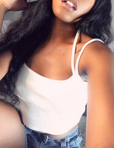 aprilraeee onlyfans leaks nudes