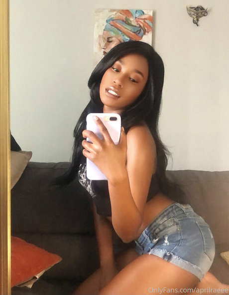 aprilraeee onlyfans nudes leak