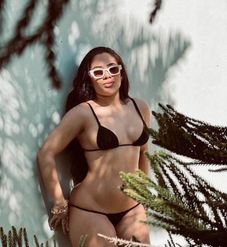 Vitoria Kelly onlyfans public photos