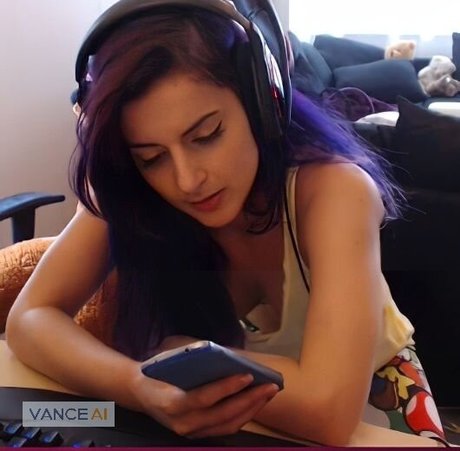 AnnieFuchsia onlyfans leaks sex