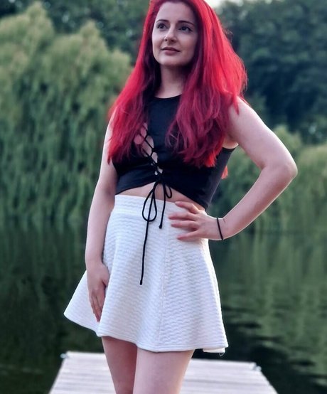 AnnieFuchsia onlyfans fotos