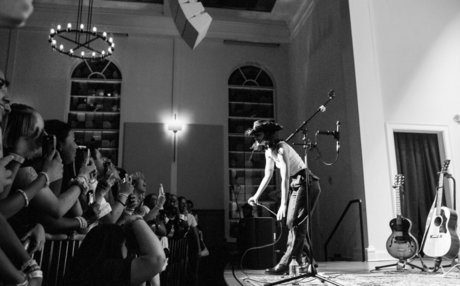 Gracie Abrams topless onlyfans