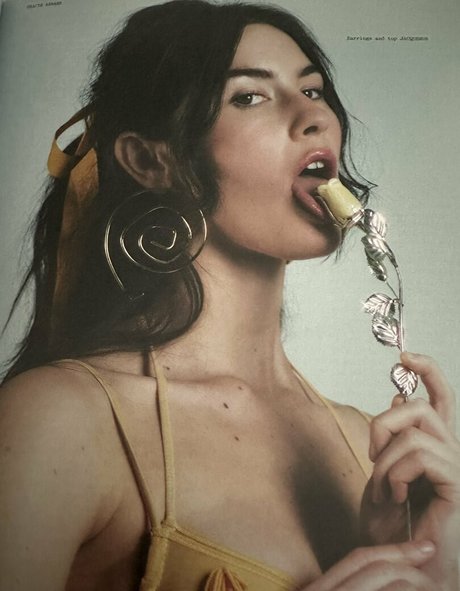 Gracie Abrams only fans nude leaks