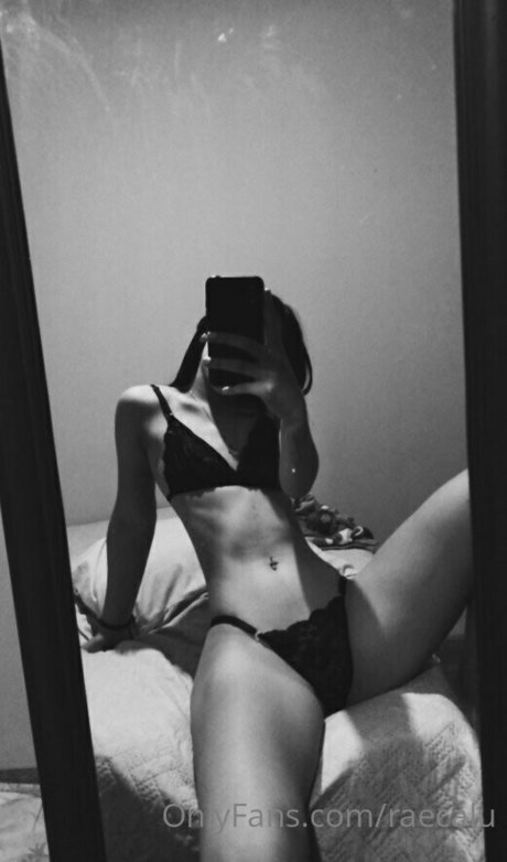raecalu onlyfans boobs