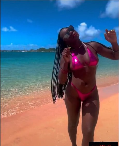 GD Films topless onlyfans