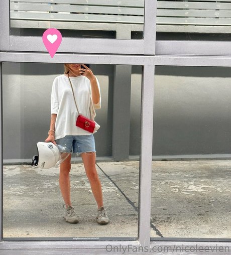 nicoleevien onlyfans posts