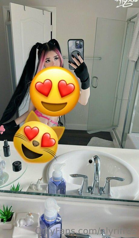 alyrifree en onlyfans