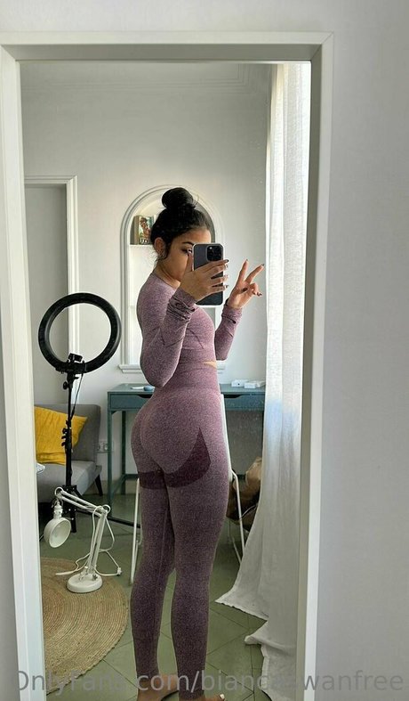 biancaswanfree onlyfans public photos