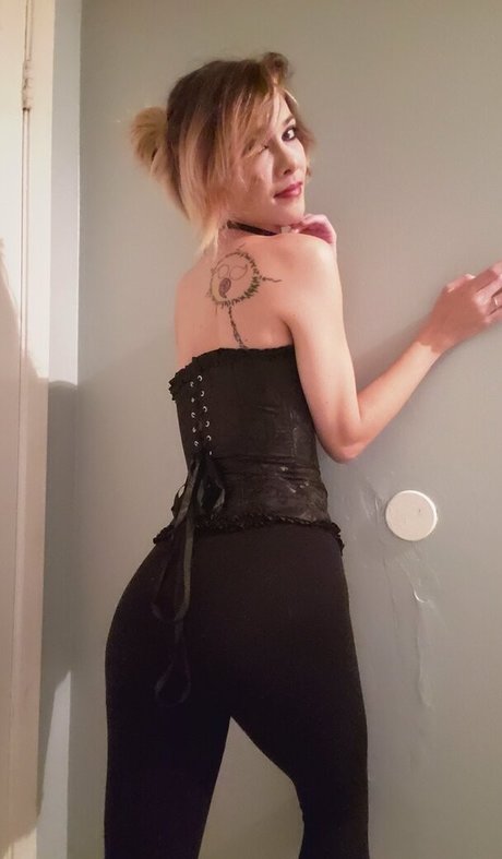 thegirlewiththecursemark nude leaked onlyfans