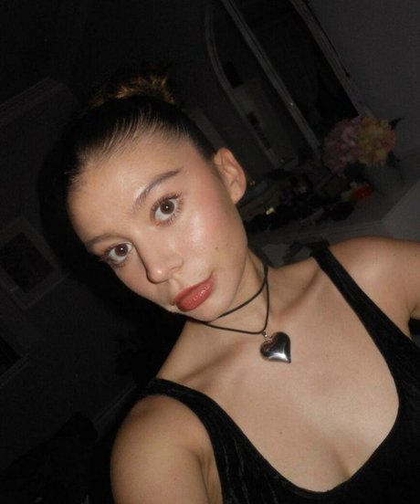 Genevieve Hannelius onlyfans nude photos