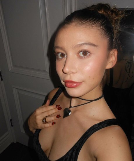 Genevieve Hannelius onlyfans mega