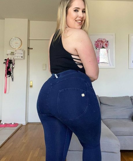 Sophie Turner only fans leak nude