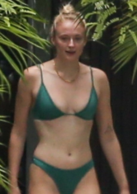 Sophie Turner onlyfans exposed