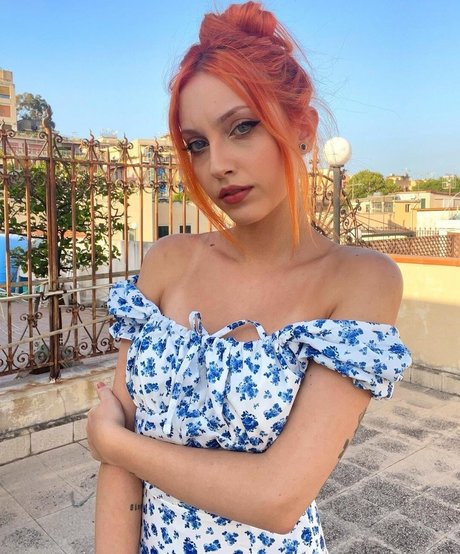 Mona Schon onlyfans leaks.