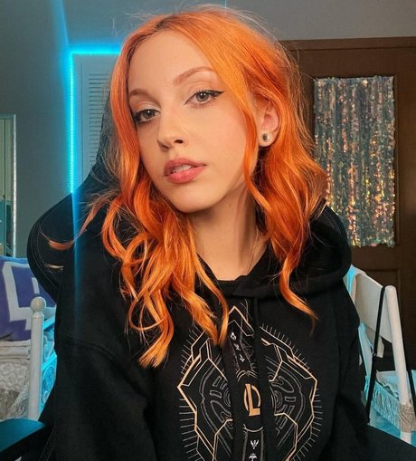 Mona Schon onlyfans sex leak