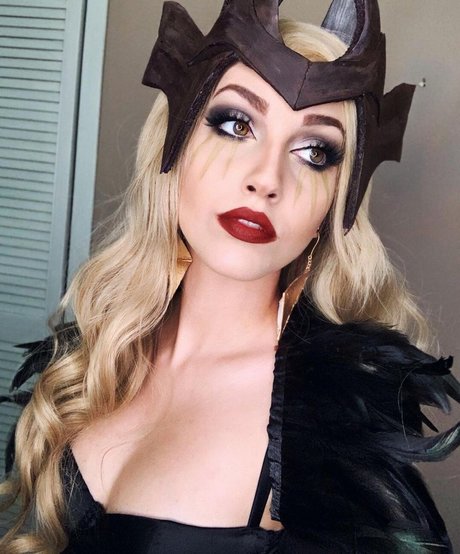 Mona Schon onlyfans pics