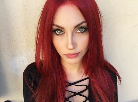 Mona Schon onlyfans topless