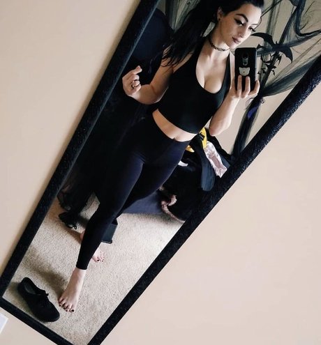 GiGi Dolan onlyfans topless