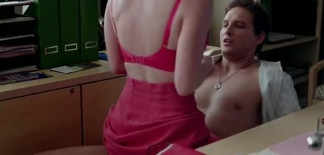 Betty Gilpin onlyfans nudes porn