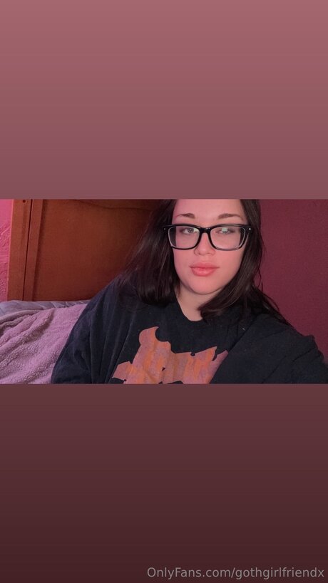 Gothgirlfriendx onlyfans model