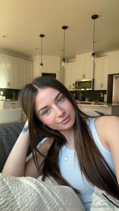 Ellieanderson onlyfans page