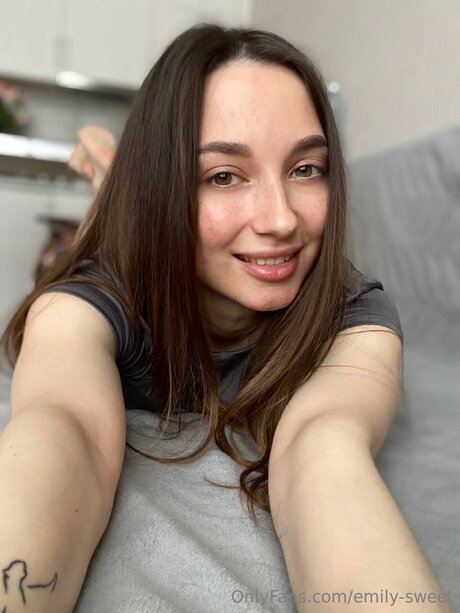 Emily Sweet onlyfans nude tits